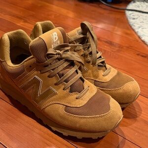 New Balance 574
Mono Wheat Workwear